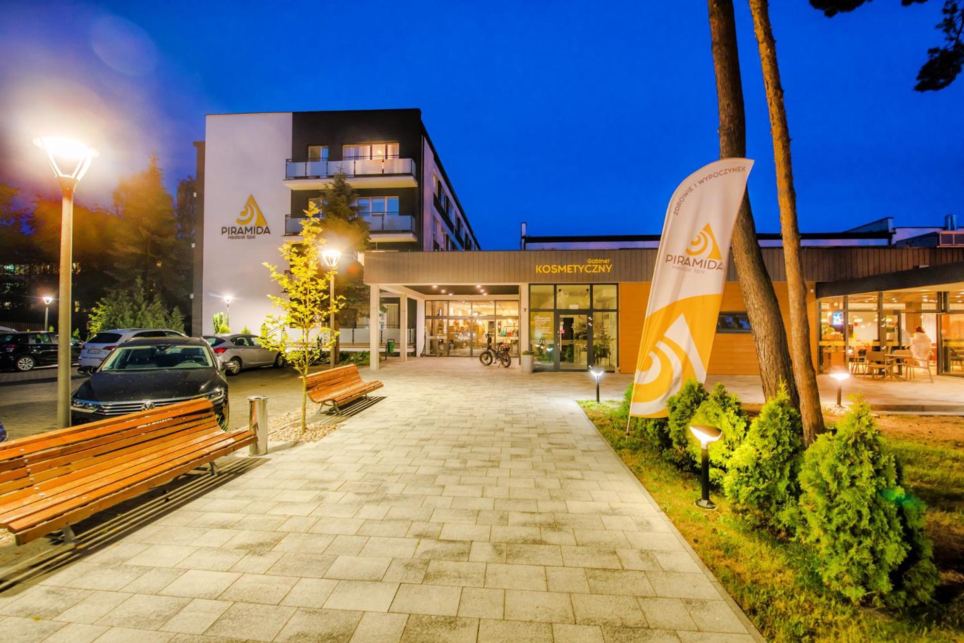 מיצ'יצ'ניו Piramida Medical Spa מראה חיצוני תמונה