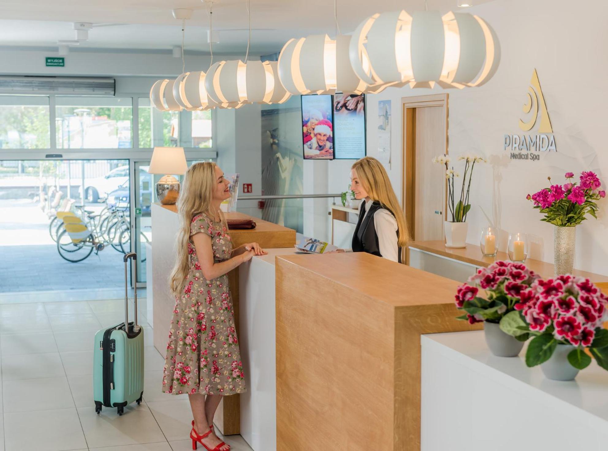 מיצ'יצ'ניו Piramida Medical Spa מראה חיצוני תמונה