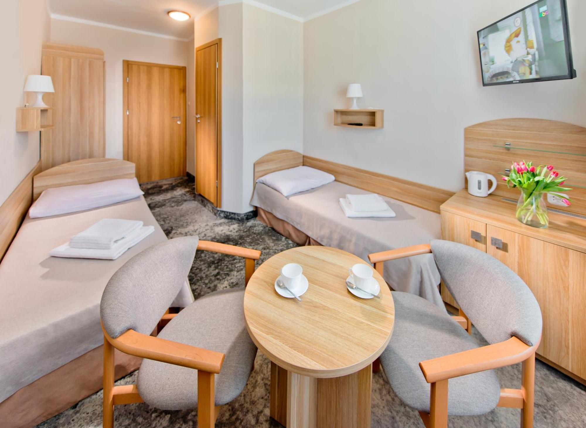 מיצ'יצ'ניו Piramida Medical Spa מראה חיצוני תמונה